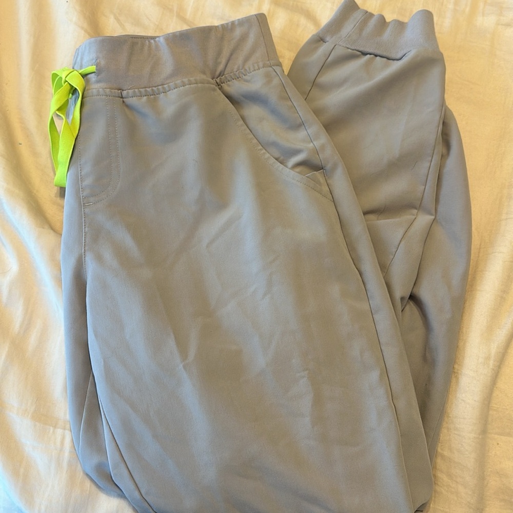 Wear Figs Slate Zamora Scrubs